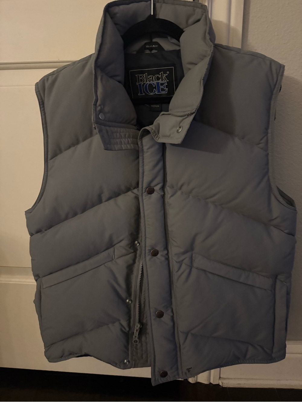 VIntage. Black Ice Women’s Gray  % 100 Goose Down Ski Vest